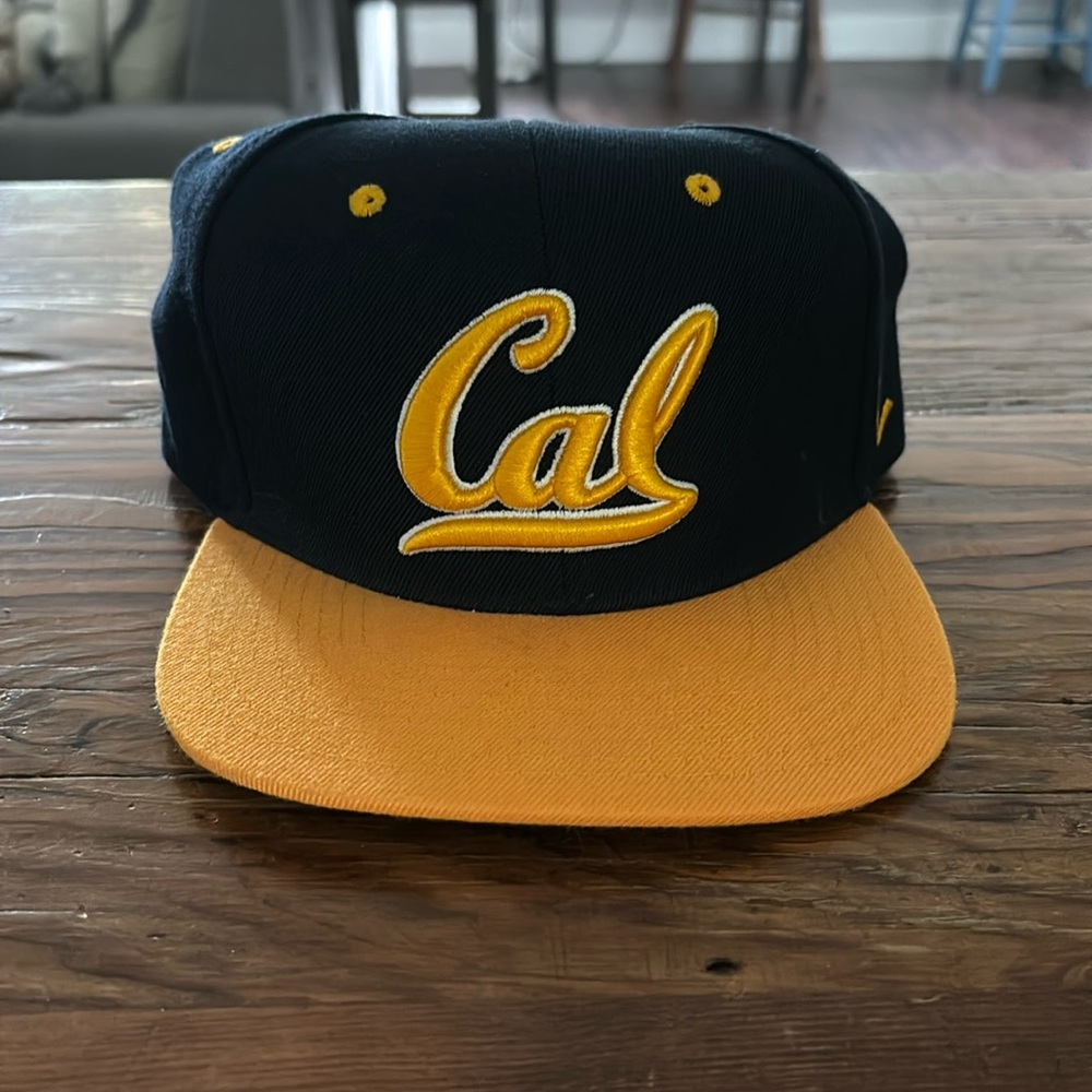 California Cal UC Berkeley Flat Bill SnapBack Navy, Like New!